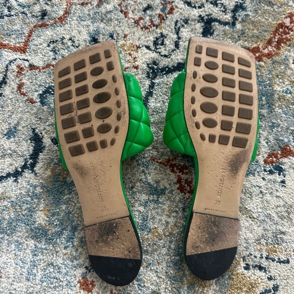 Bottega Veneta Padded Flat Sandal - Picture 3 of 3